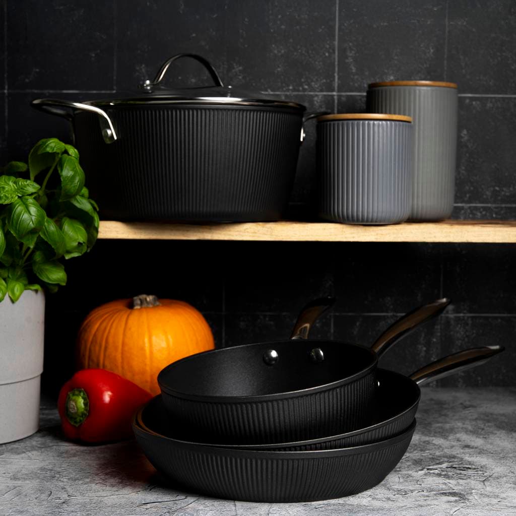 https://dajar.pl/media/catalog/product/c/u/curly_3__3.jpg