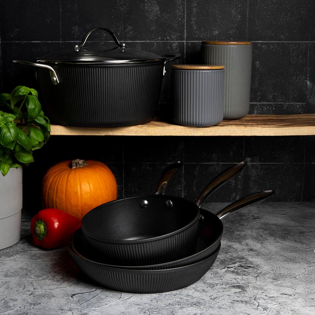 https://dajar.pl/media/catalog/product/c/u/curly_4__3.jpg