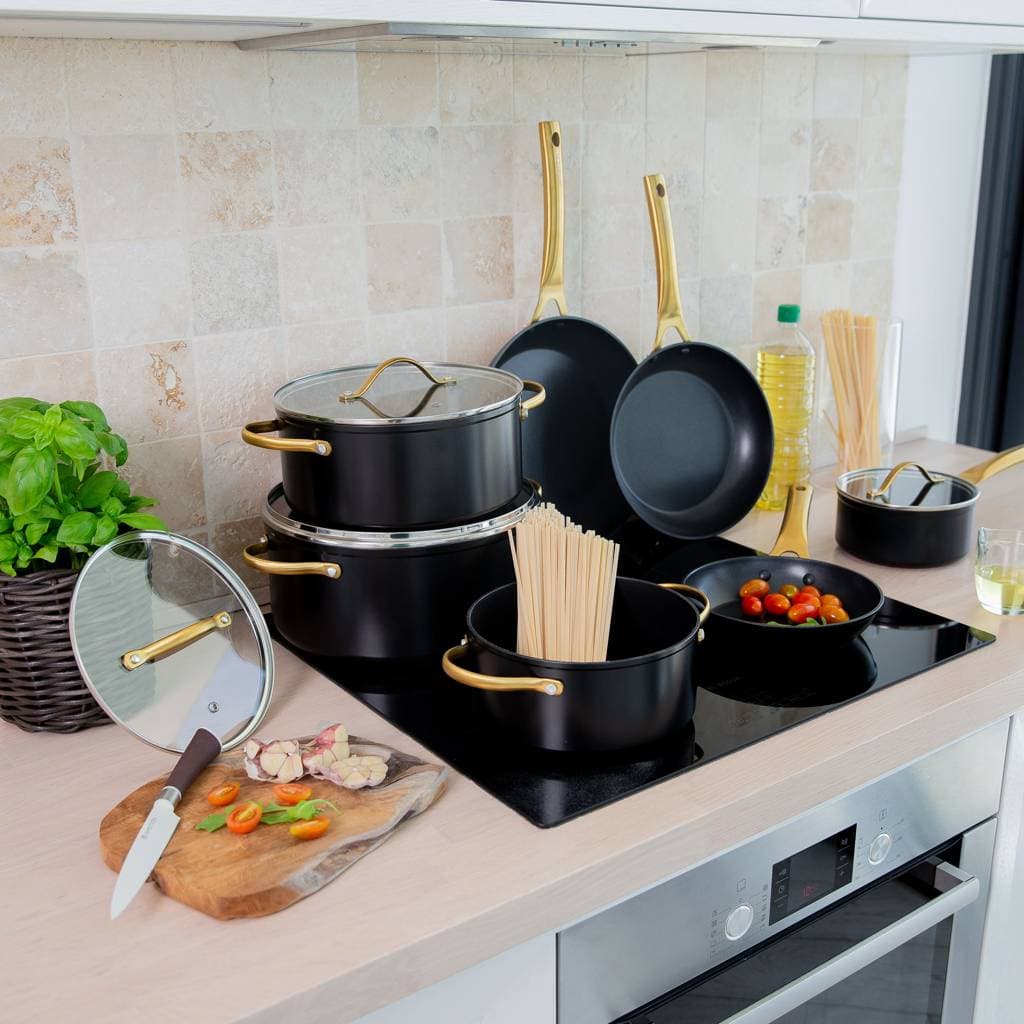 https://dajar.pl/media/catalog/product/g/a/garnki_royal_3_.jpg